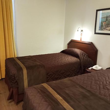 Hotel Alcala Del Rio Santiago Kültér fotó
