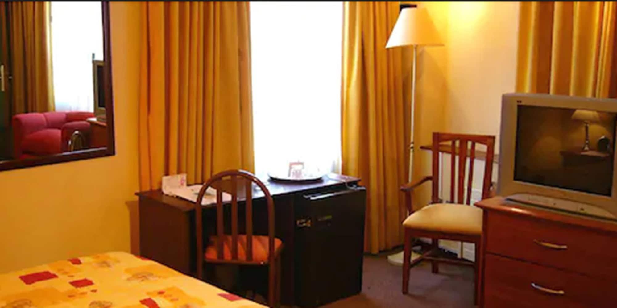 Hotel Alcala Del Rio Santiago Kültér fotó