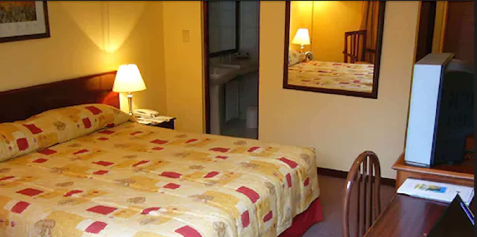 Hotel Alcala Del Rio Santiago Kültér fotó