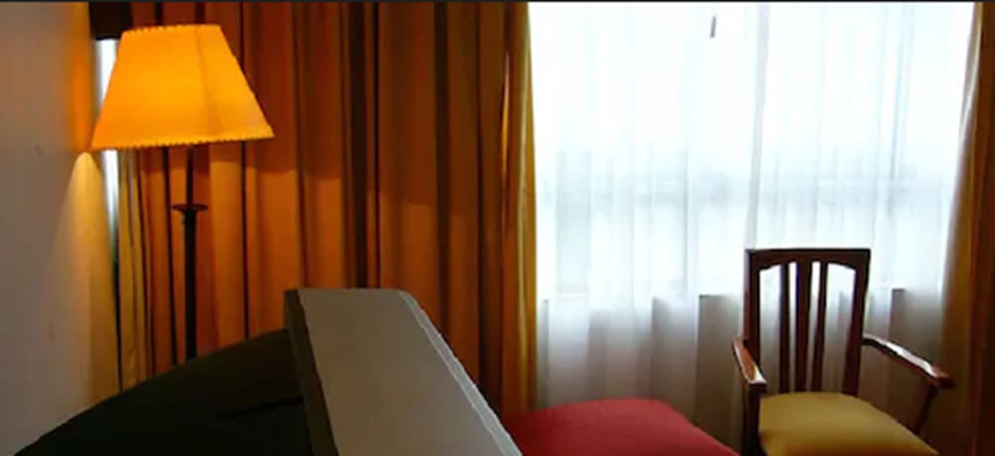 Hotel Alcala Del Rio Santiago Kültér fotó