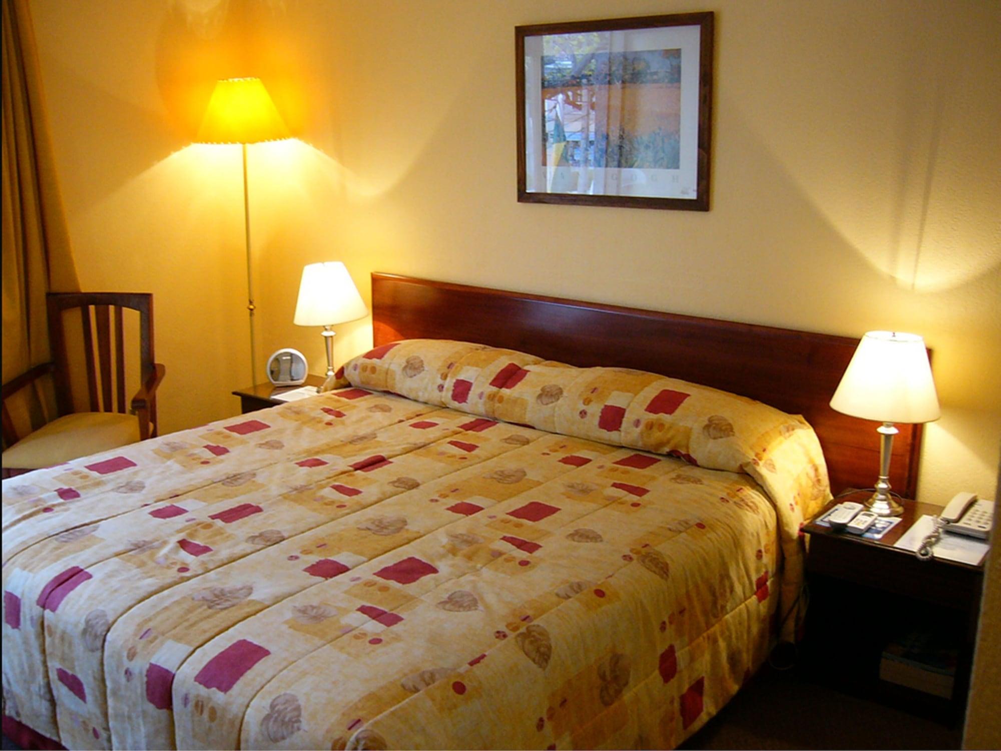Hotel Alcala Del Rio Santiago Kültér fotó