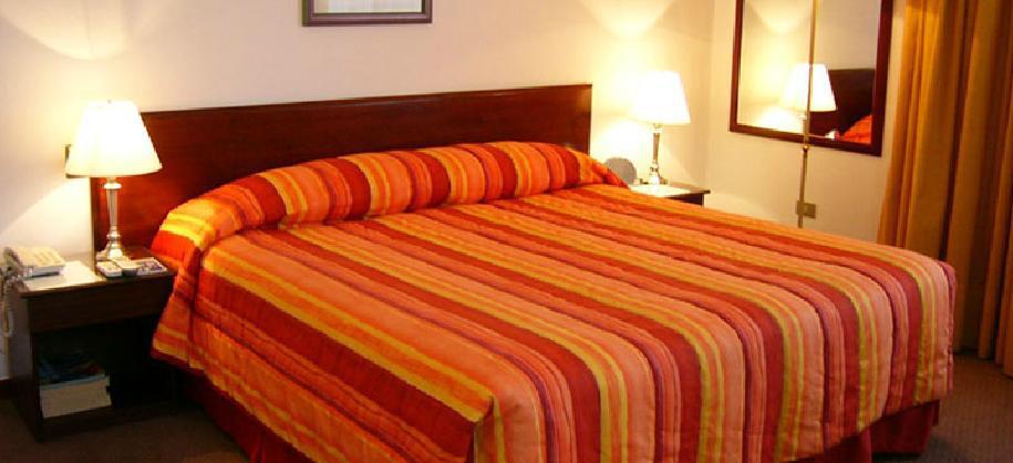 Hotel Alcala Del Rio Santiago Szoba fotó