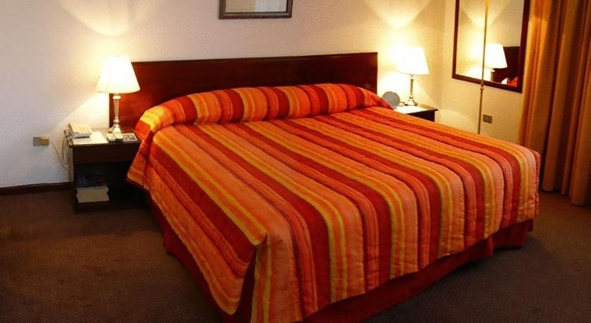 Hotel Alcala Del Rio Santiago Kültér fotó