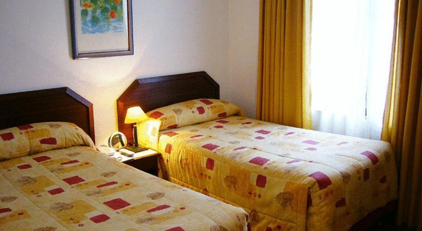 Hotel Alcala Del Rio Santiago Kültér fotó