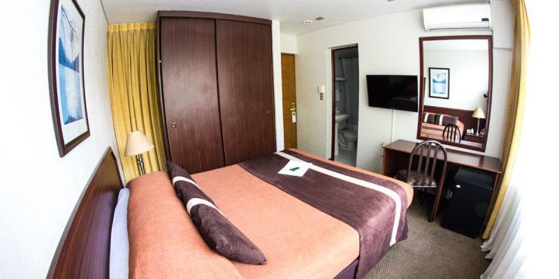 Hotel Alcala Del Rio Santiago Kültér fotó